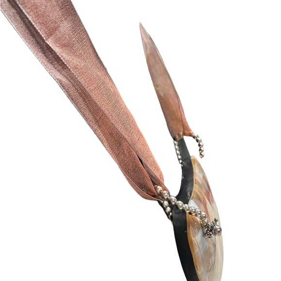 Vintage, Mother of Pearl, Pendant & Organza Ribbon Necklace - Picture 7 of 11